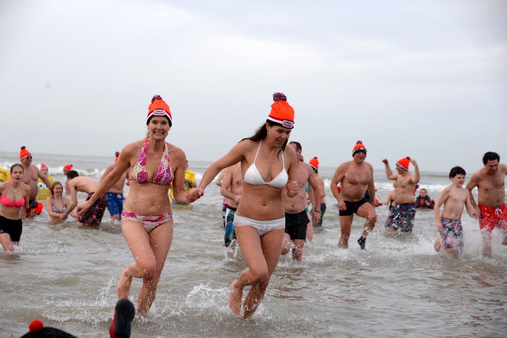 ../Images/Nieuwjaarsduik Nederzandt 2016 097.jpg